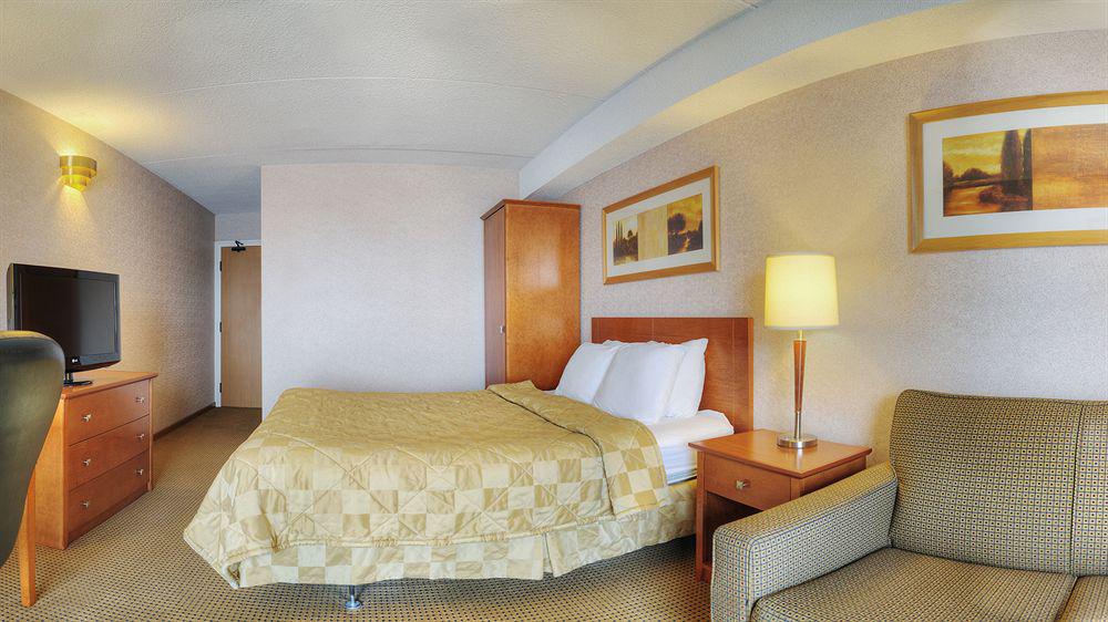 Comfort Inn Pickering Zewnętrze zdjęcie